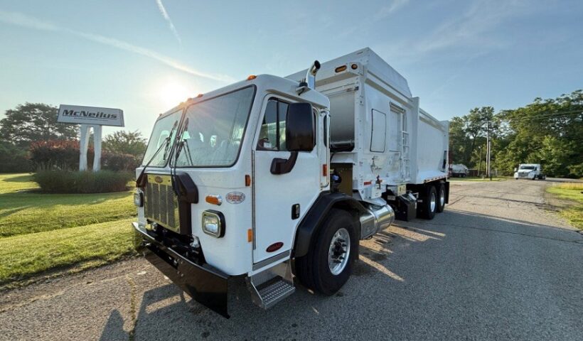 McNeilus Refuse Trucks
